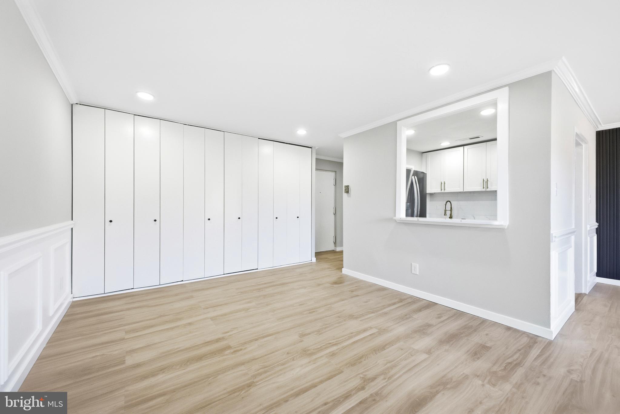 6001 ARLINGTON BOULEVARD 304