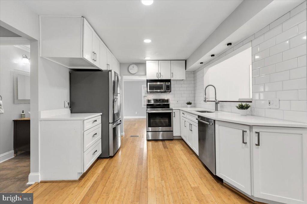 13113 MADONNA LANE