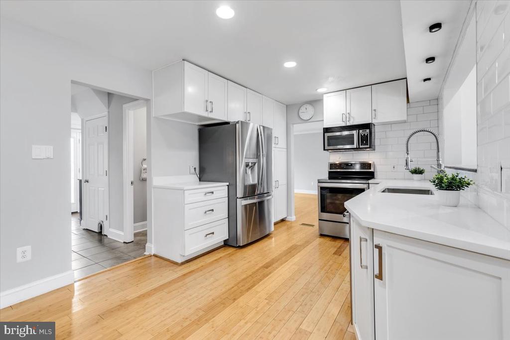 13113 MADONNA LANE