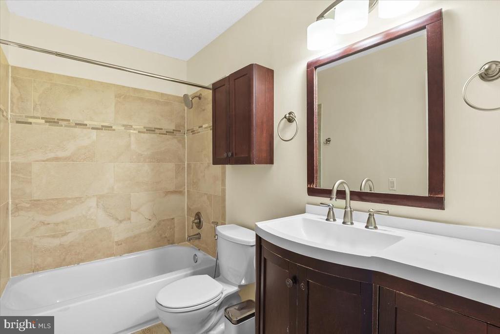 6511 OLD CARRIAGE LANE