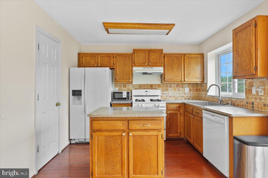 6511 OLD CARRIAGE LANE