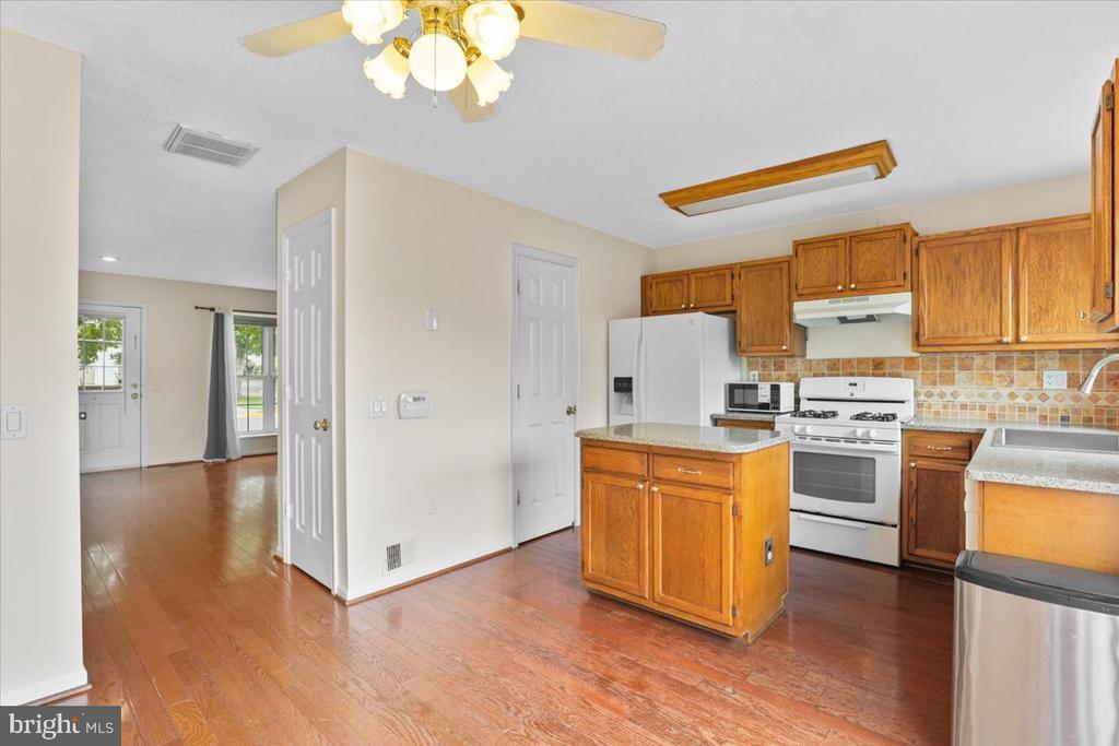6511 OLD CARRIAGE LANE