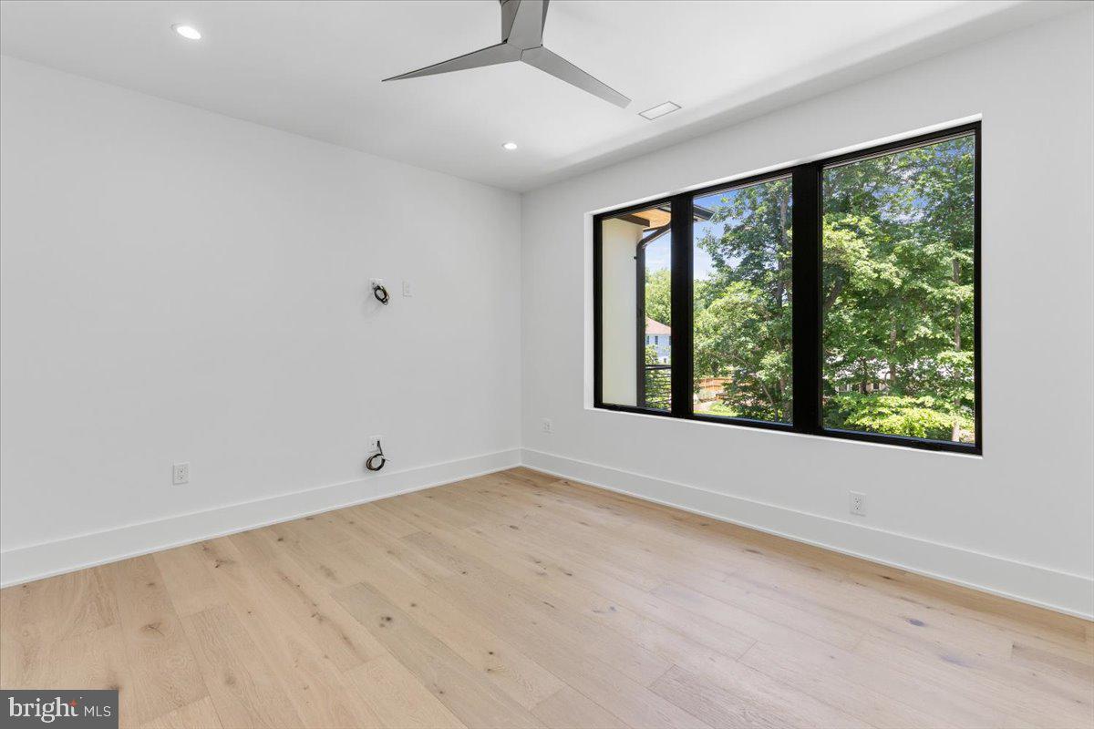 1002 AVERY COURT SW