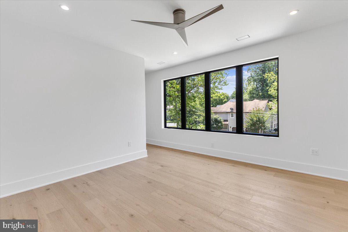 1002 AVERY COURT SW
