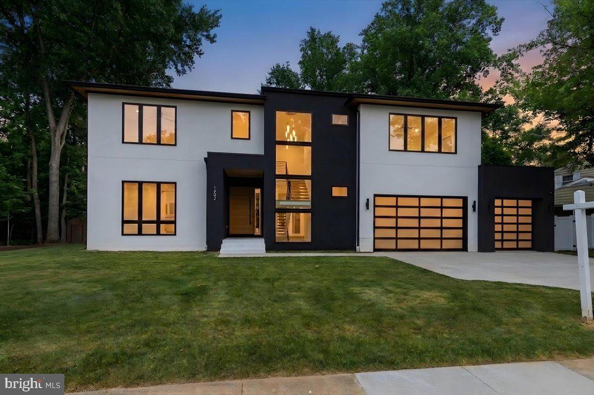 1002 AVERY COURT SW