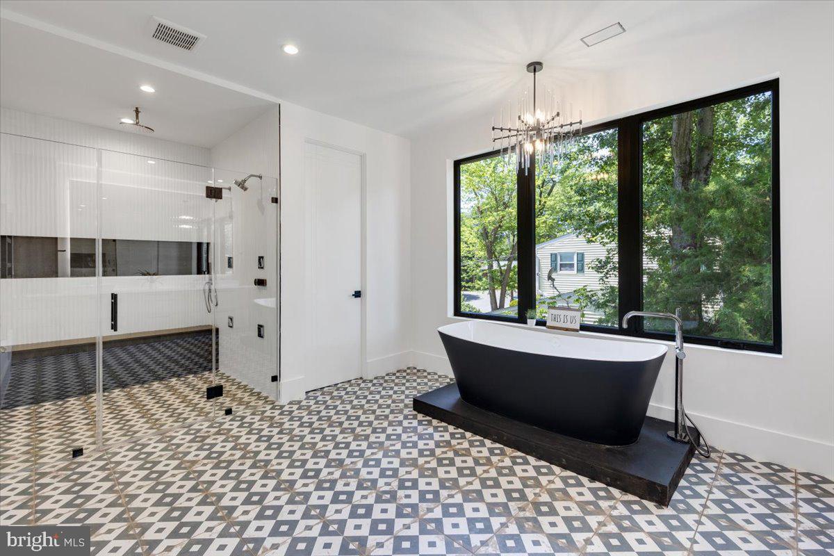 1002 AVERY COURT SW