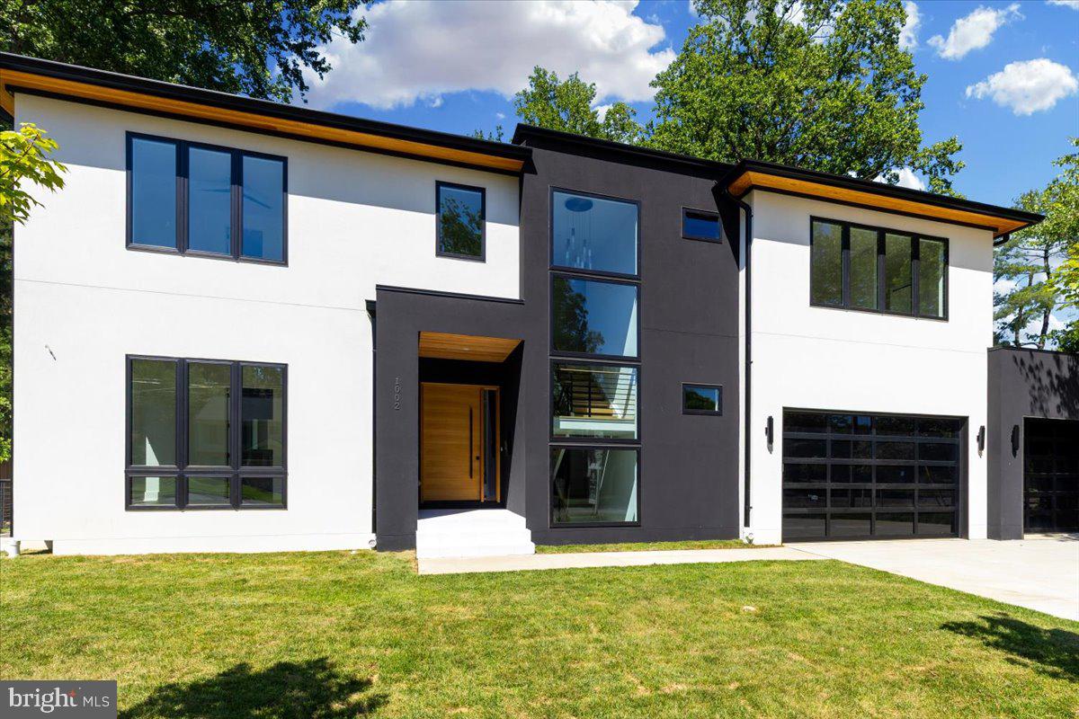 1002 AVERY COURT SW