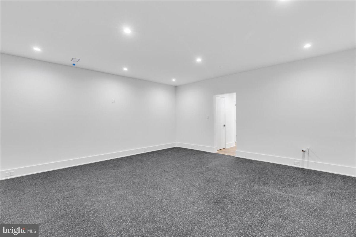 1002 AVERY COURT SW
