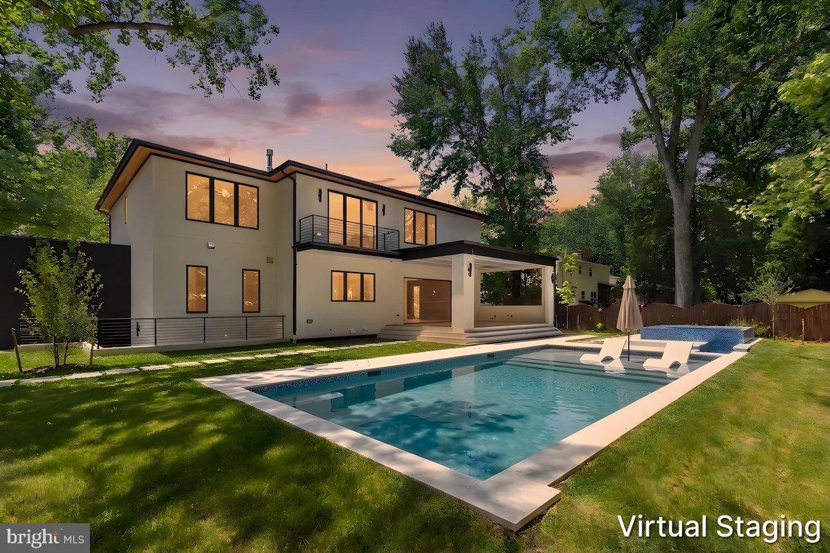 1002 AVERY COURT SW