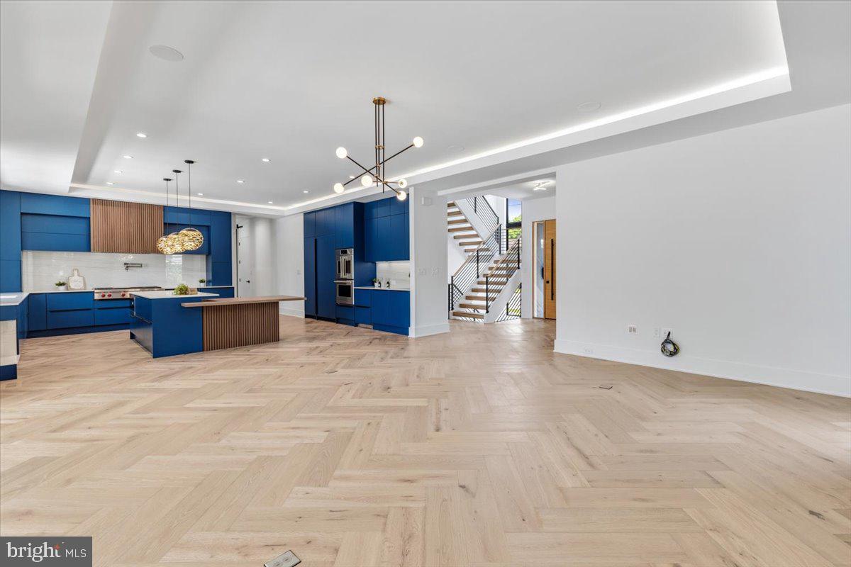1002 AVERY COURT SW
