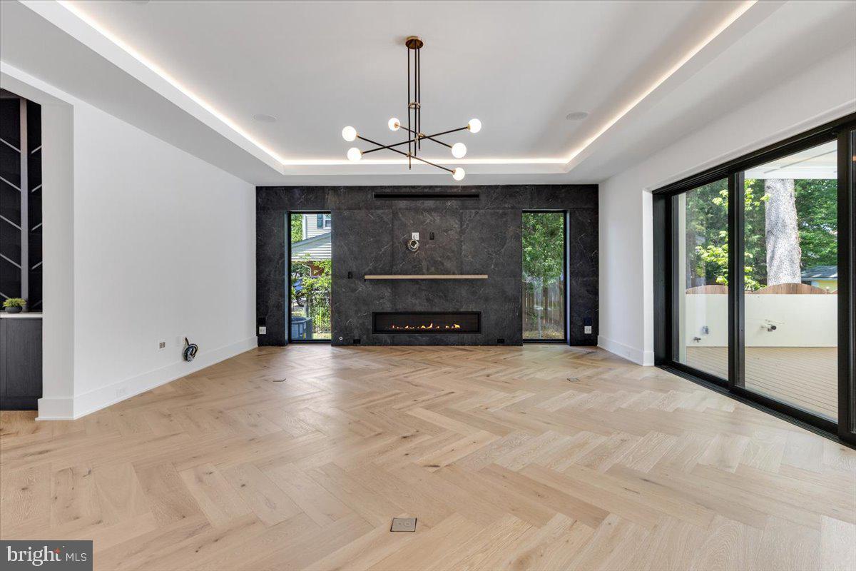 1002 AVERY COURT SW