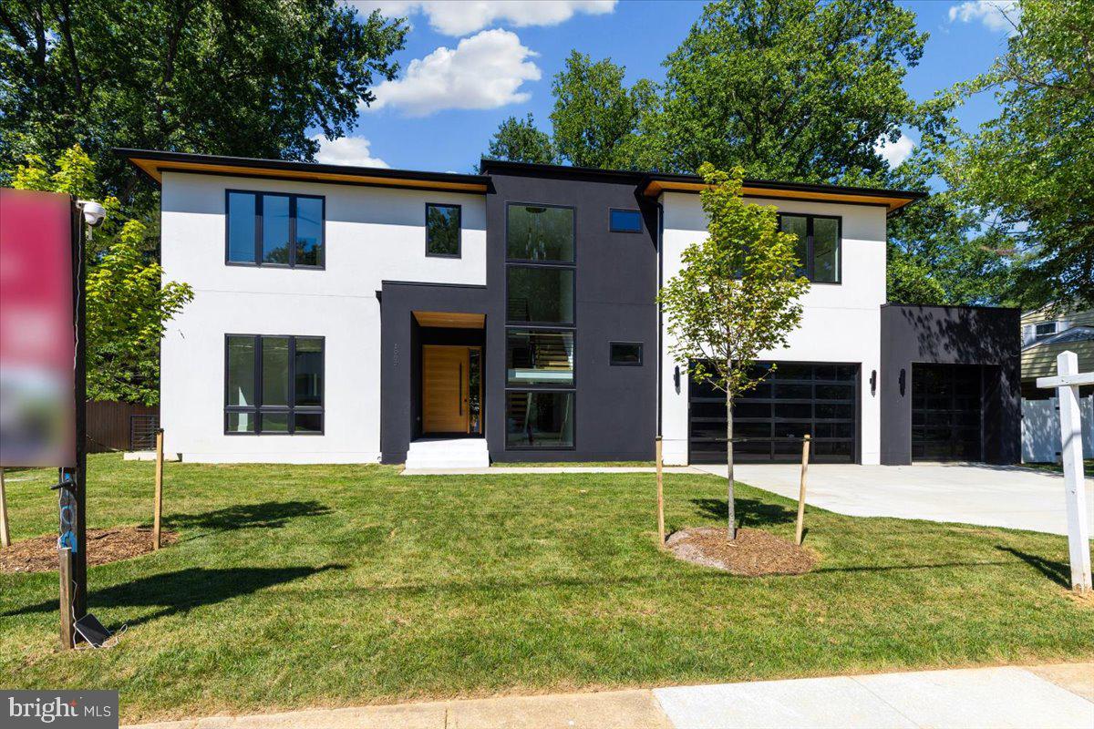 1002 AVERY COURT SW