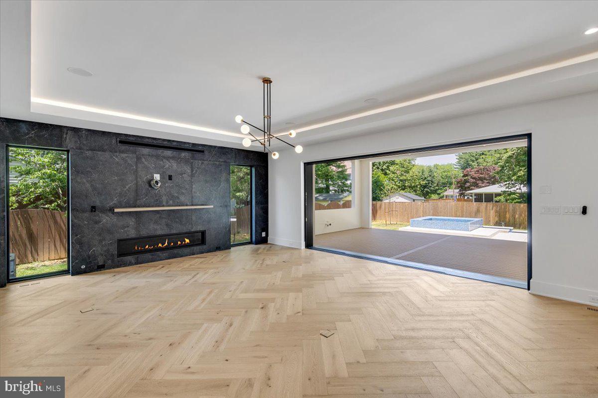 1002 AVERY COURT SW