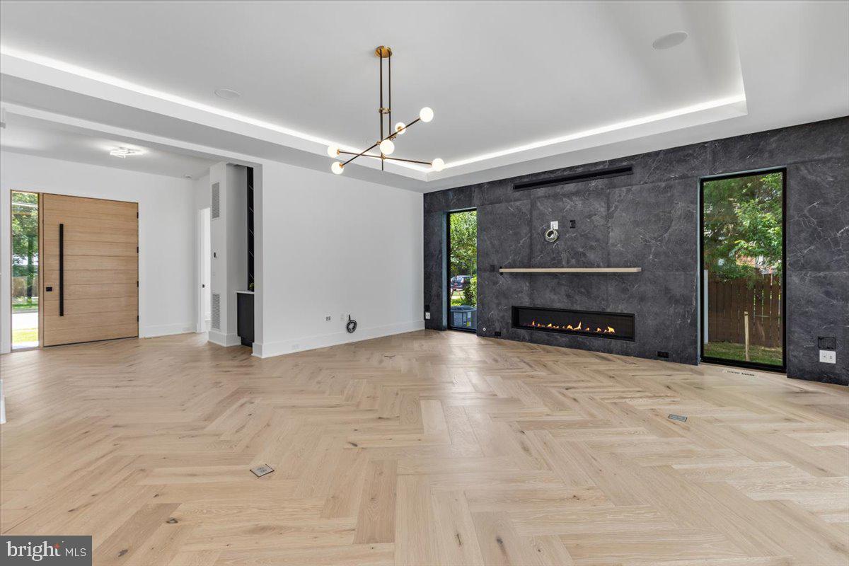 1002 AVERY COURT SW