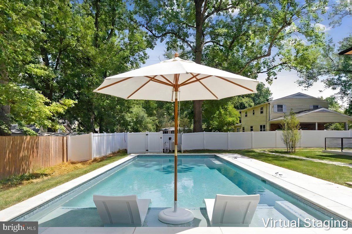 1002 AVERY COURT SW