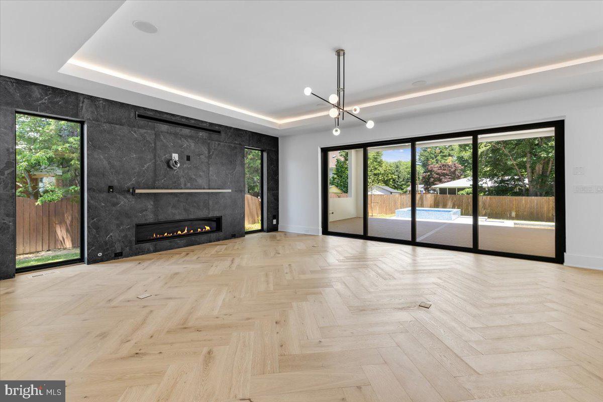 1002 AVERY COURT SW