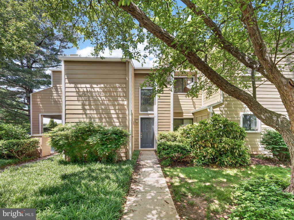 1917 VILLARIDGE DRIVE B