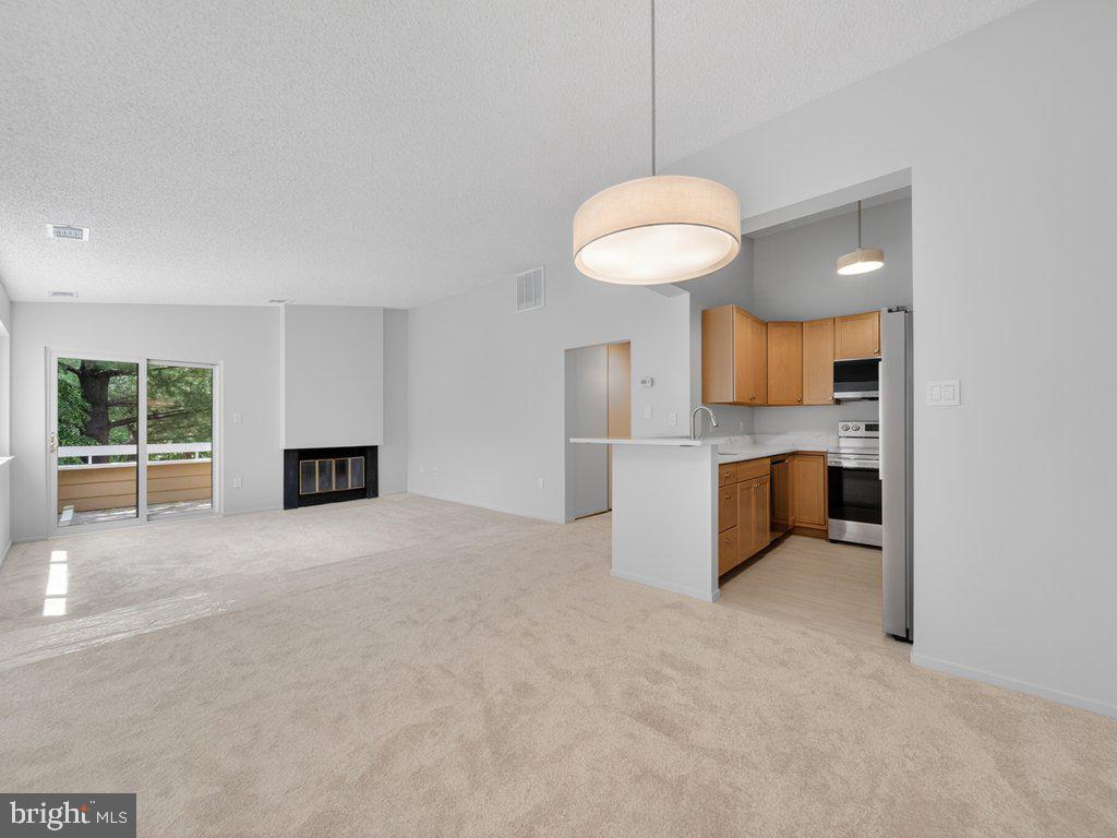 1917 VILLARIDGE DRIVE B