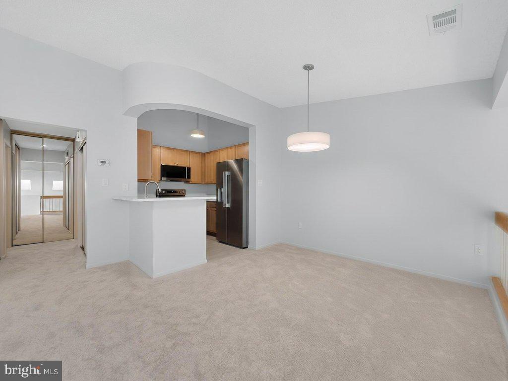 1917 VILLARIDGE DRIVE B