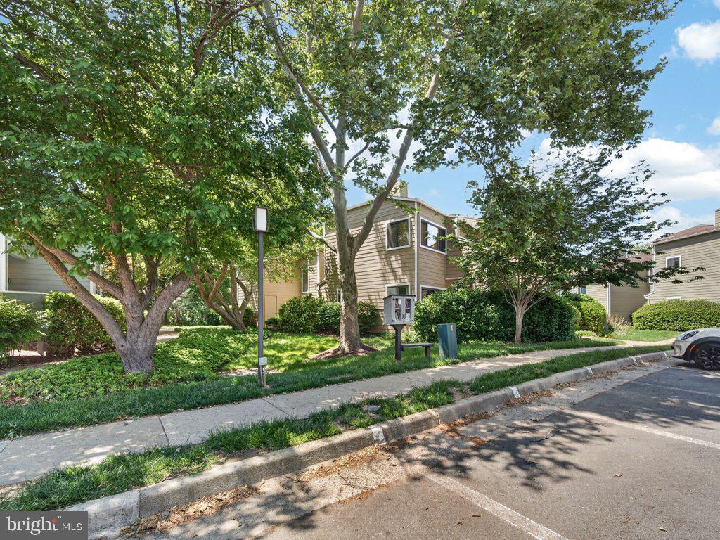 1917 VILLARIDGE DRIVE B