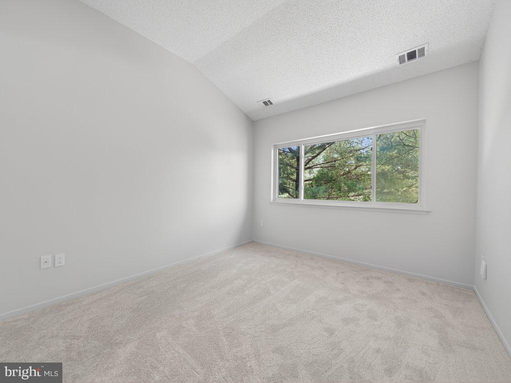 1917 VILLARIDGE DRIVE B