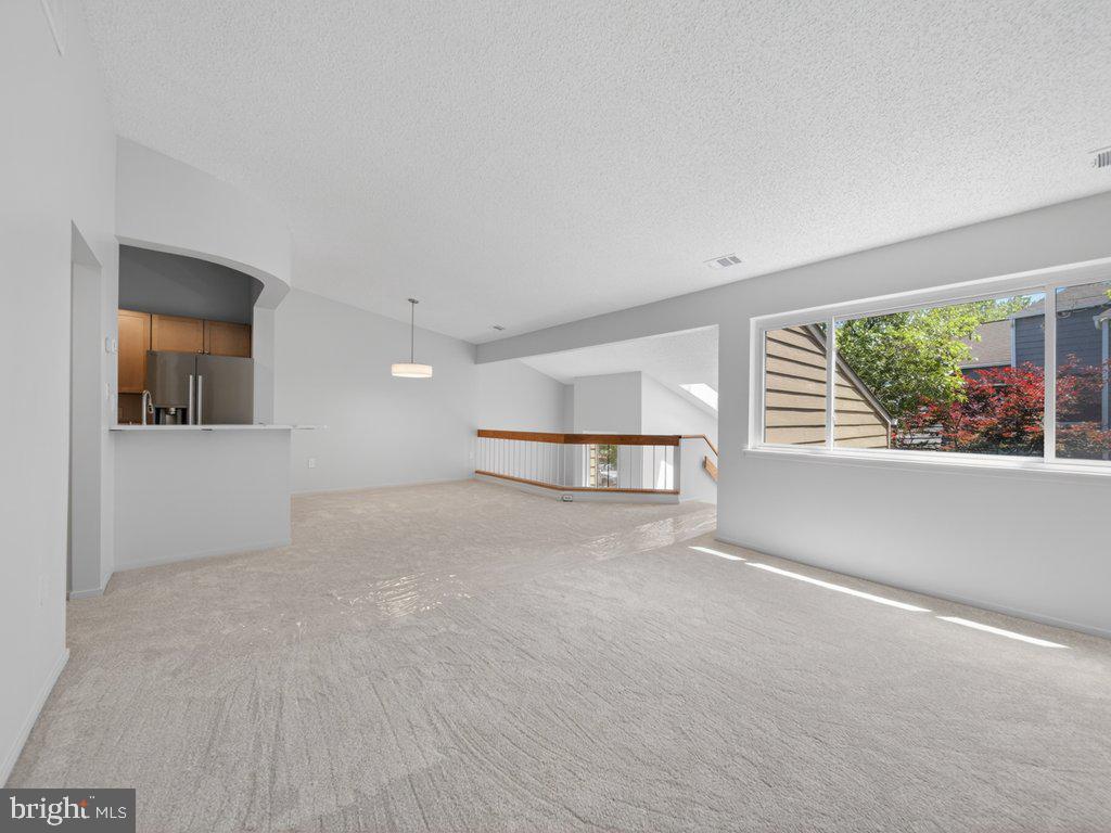 1917 VILLARIDGE DRIVE B