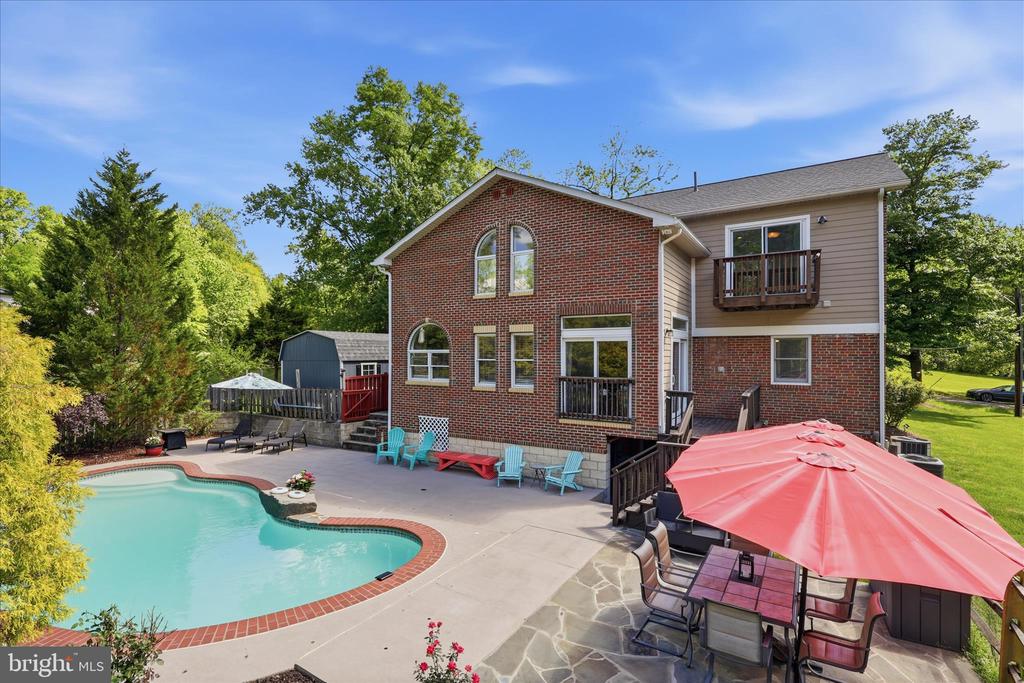 6256 WOODFAIR DRIVE