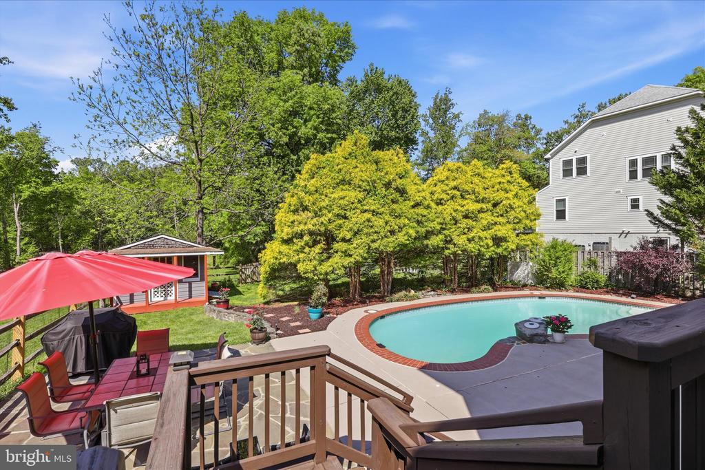 6256 WOODFAIR DRIVE