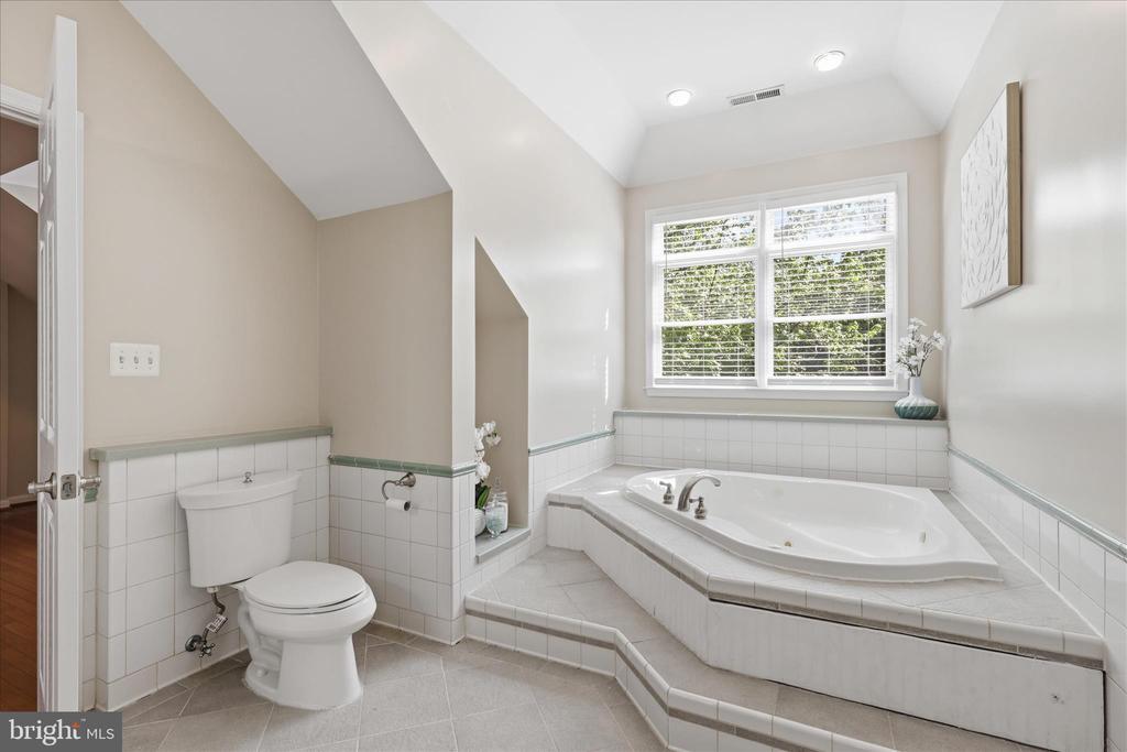 6256 WOODFAIR DRIVE