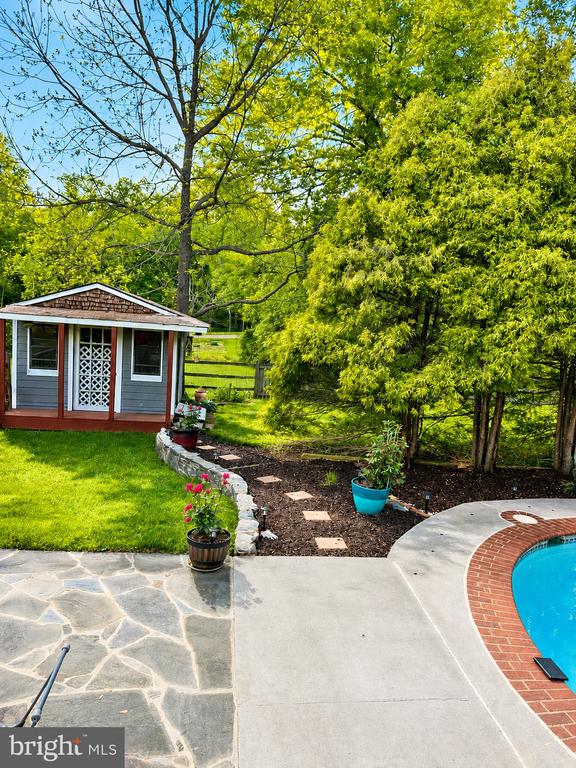 6256 WOODFAIR DRIVE
