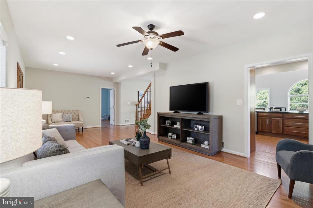 6256 WOODFAIR DRIVE