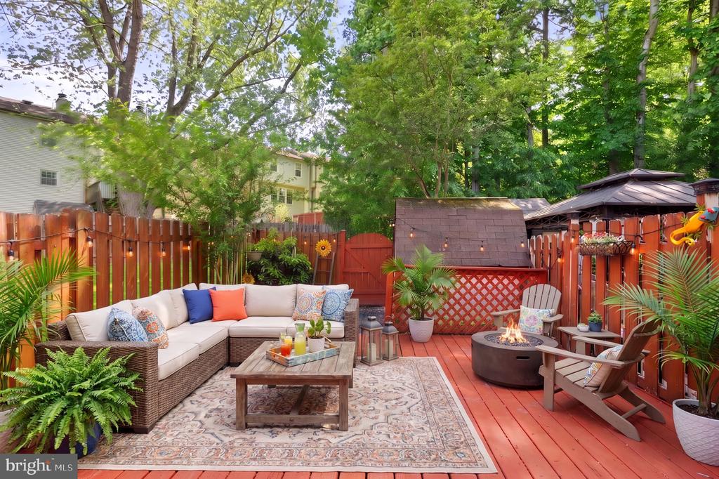 7932 PEBBLE BROOK COURT