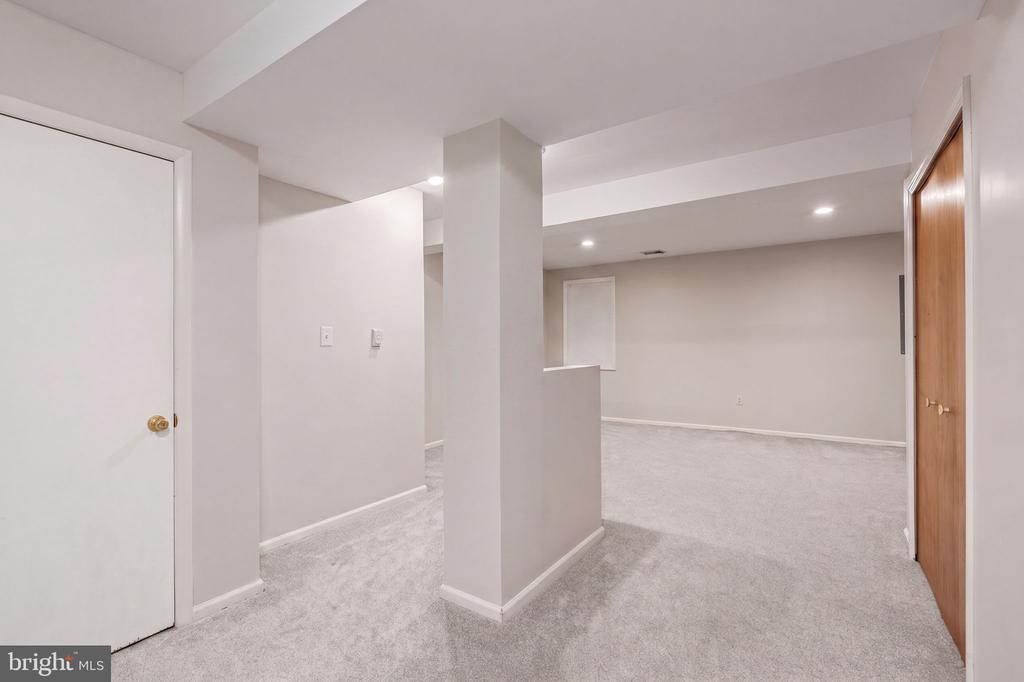7932 PEBBLE BROOK COURT