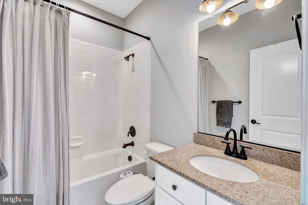 3961 WOODBERRY MEADOW DRIVE