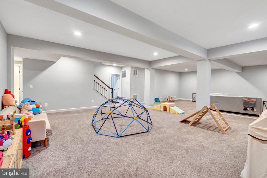 3961 WOODBERRY MEADOW DRIVE