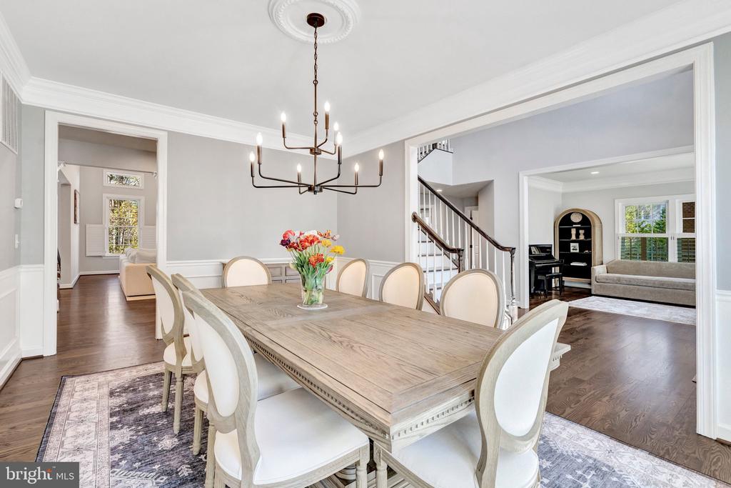 3961 WOODBERRY MEADOW DRIVE