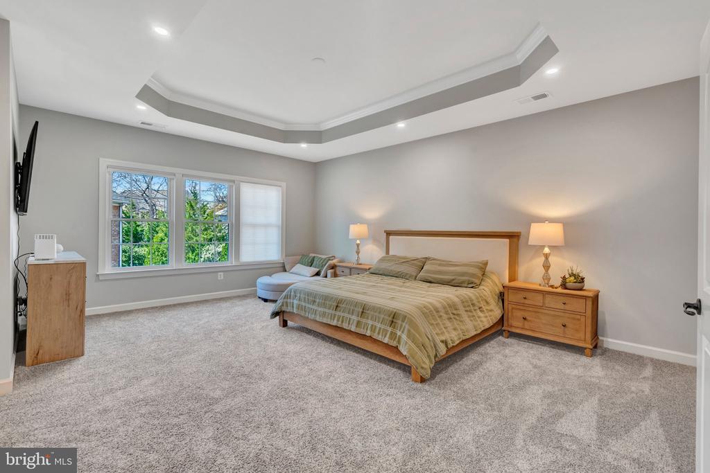 3961 WOODBERRY MEADOW DRIVE