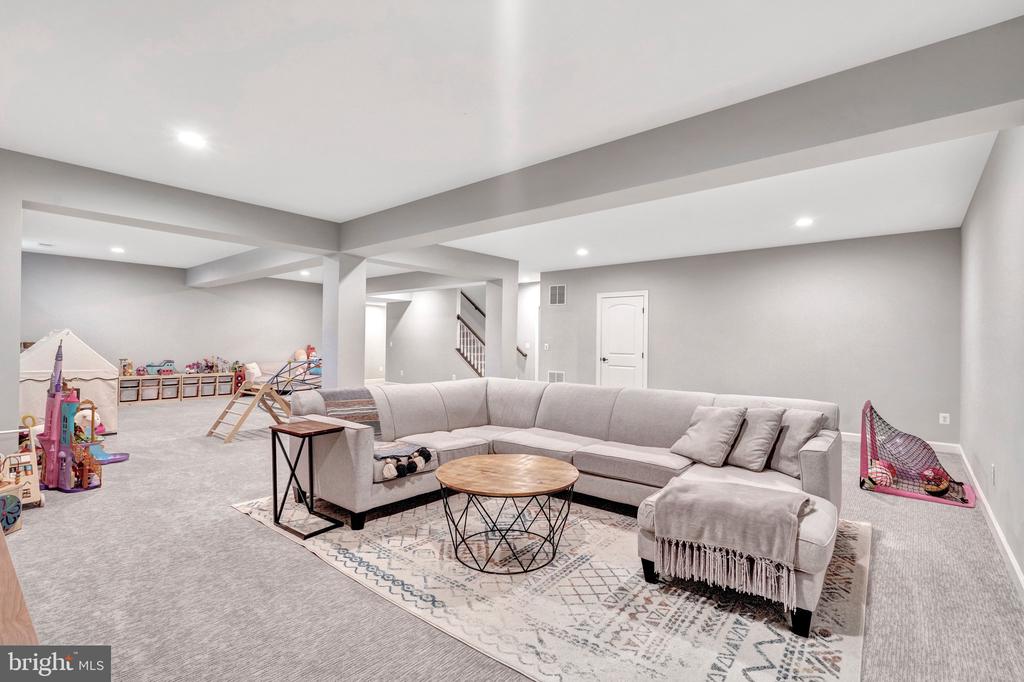 3961 WOODBERRY MEADOW DRIVE