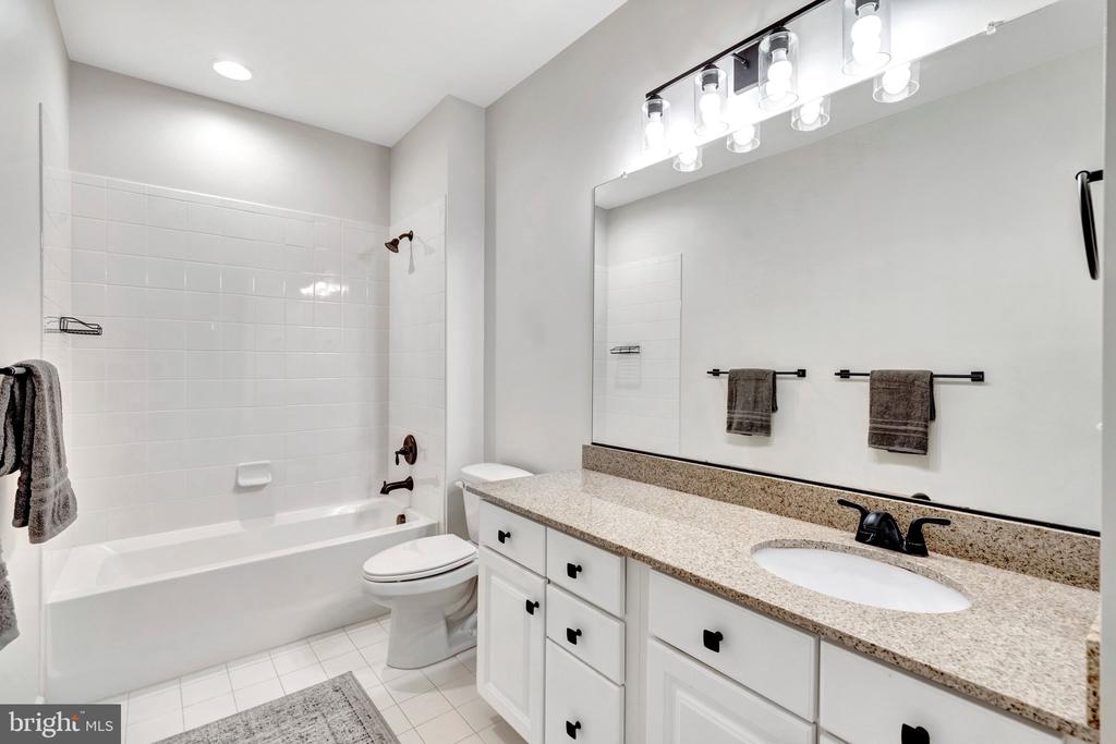 3961 WOODBERRY MEADOW DRIVE