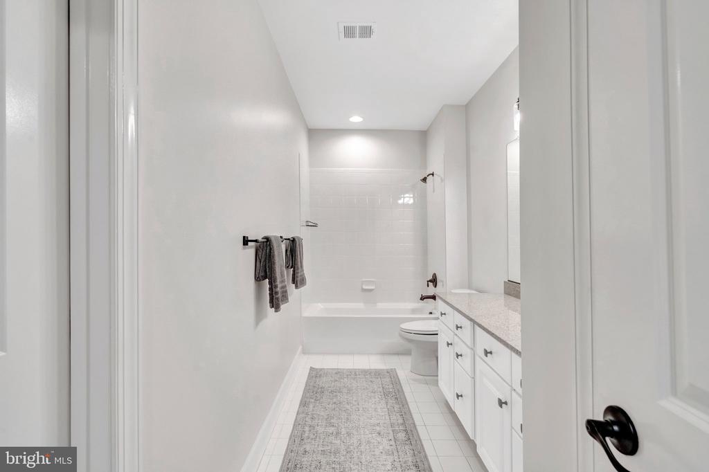 3961 WOODBERRY MEADOW DRIVE