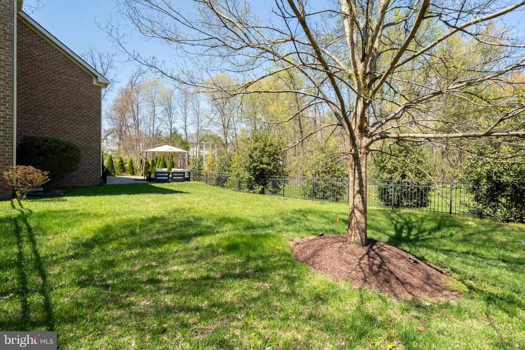 3961 WOODBERRY MEADOW DRIVE