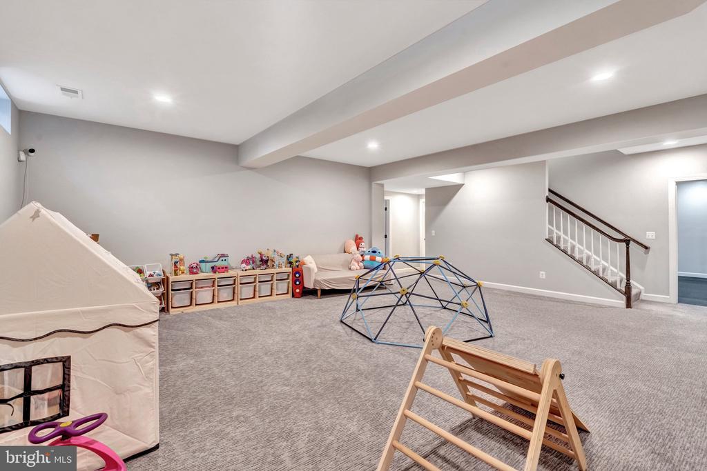 3961 WOODBERRY MEADOW DRIVE
