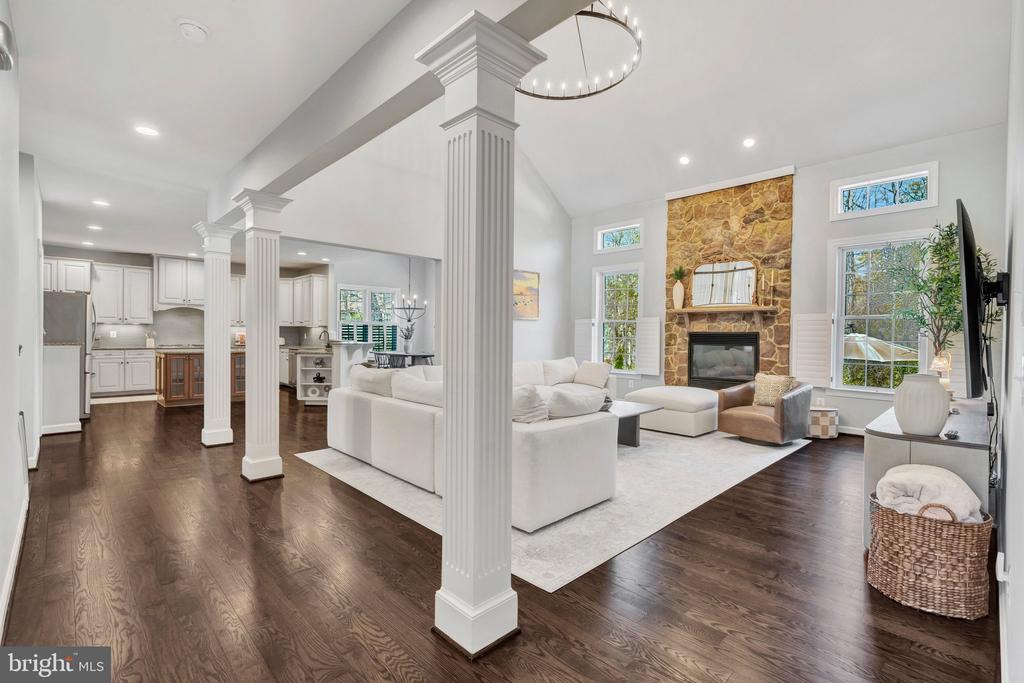 3961 WOODBERRY MEADOW DRIVE