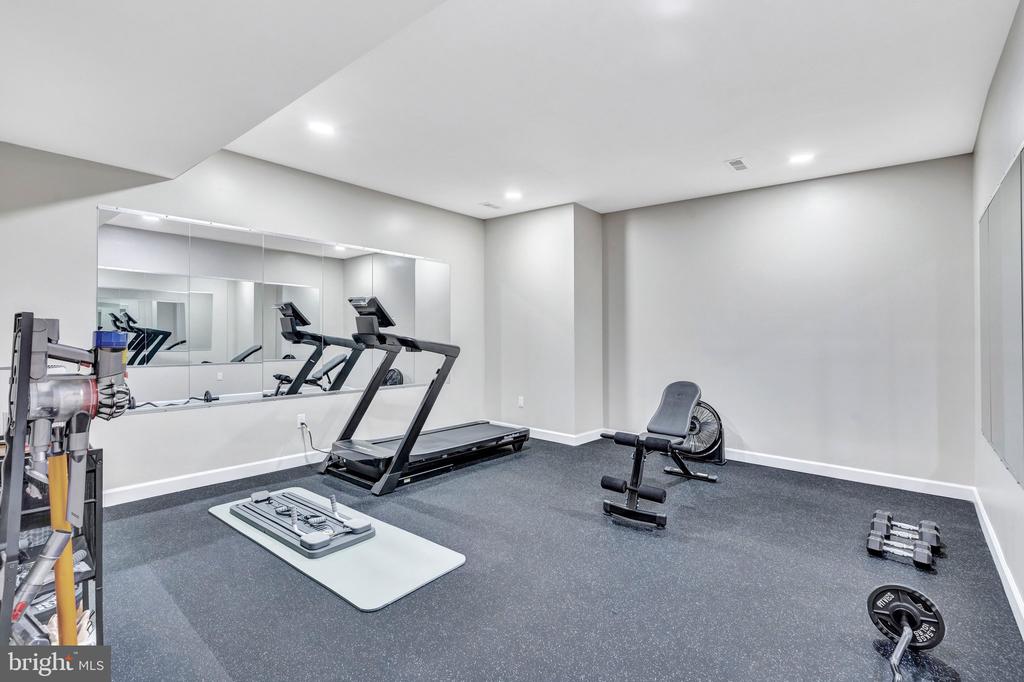 3961 WOODBERRY MEADOW DRIVE