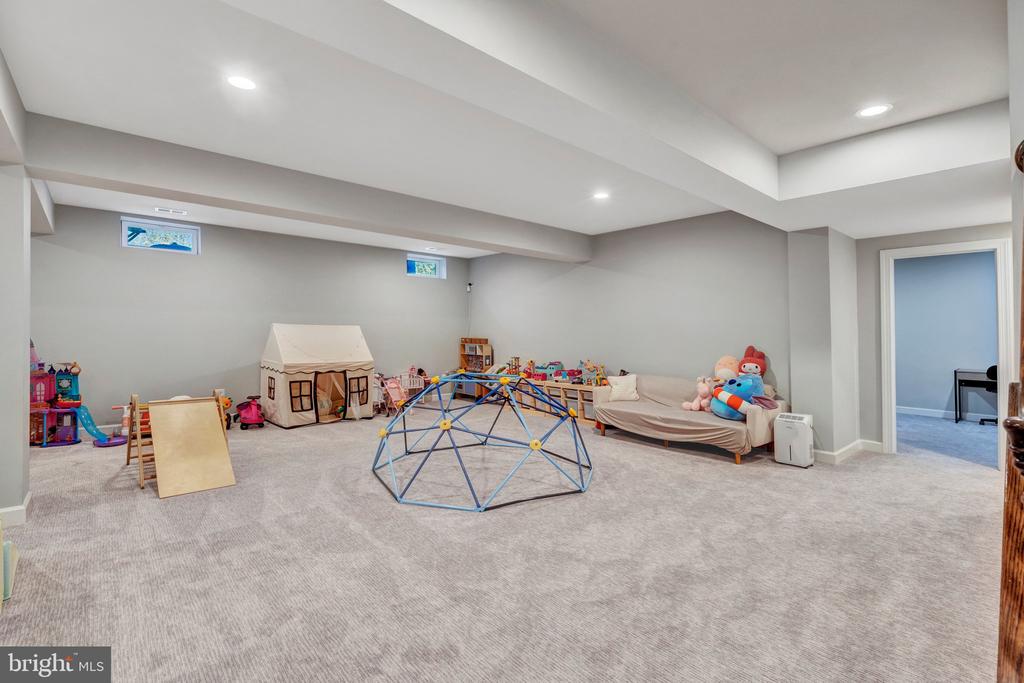 3961 WOODBERRY MEADOW DRIVE