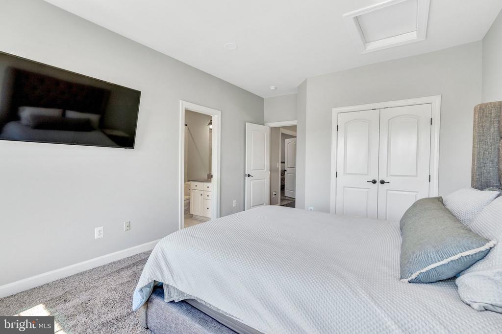 3961 WOODBERRY MEADOW DRIVE