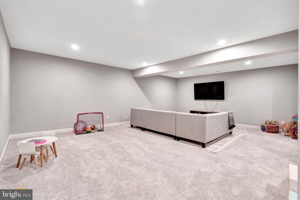 3961 WOODBERRY MEADOW DRIVE