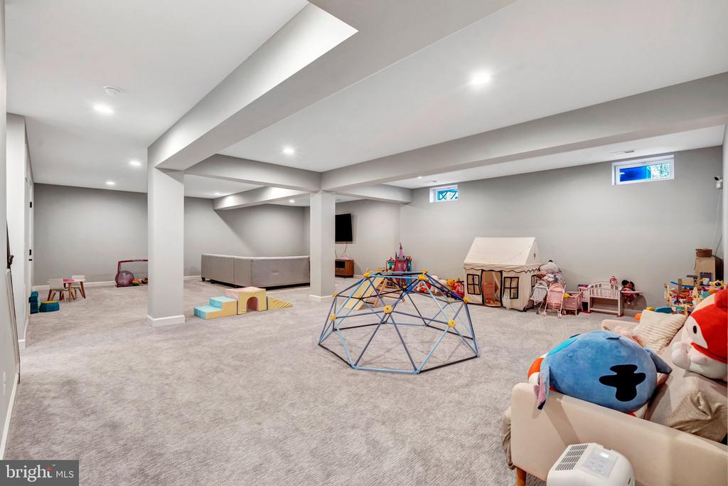 3961 WOODBERRY MEADOW DRIVE