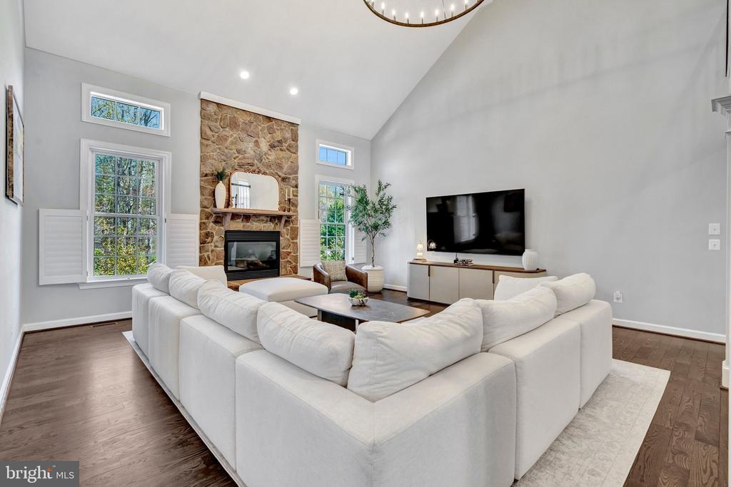 3961 WOODBERRY MEADOW DRIVE