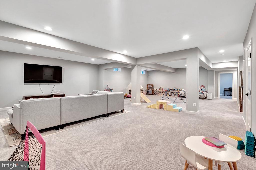 3961 WOODBERRY MEADOW DRIVE